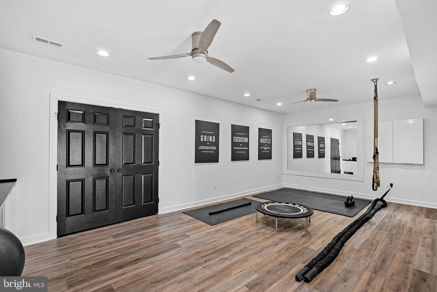 18415 Kingsmill Street photo 58