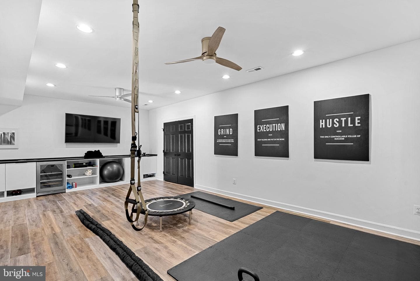 18415 Kingsmill Street photo 61