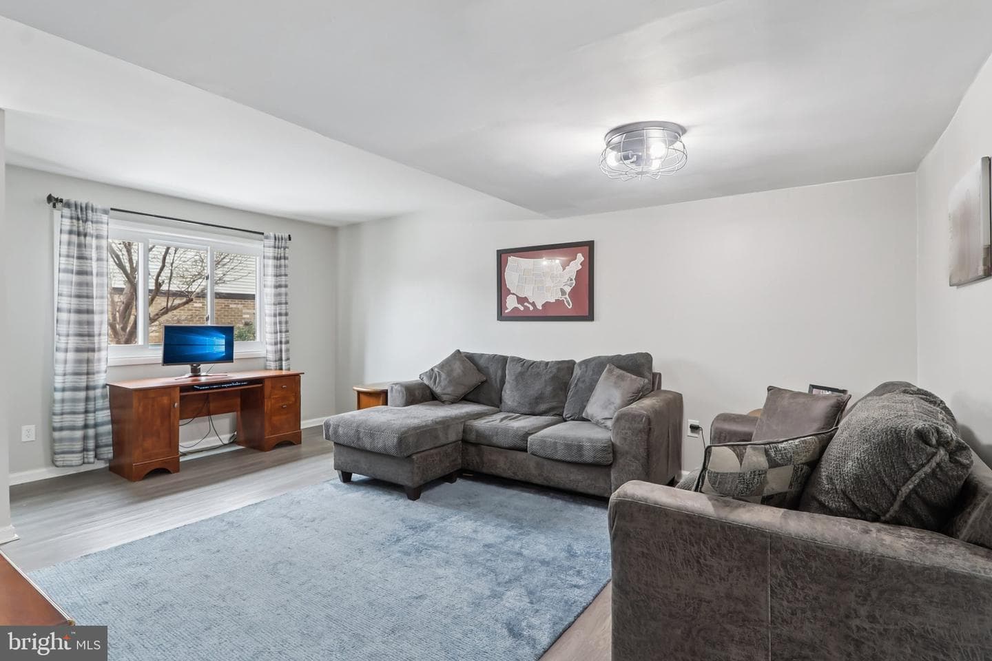 702 Giles Place photo 6