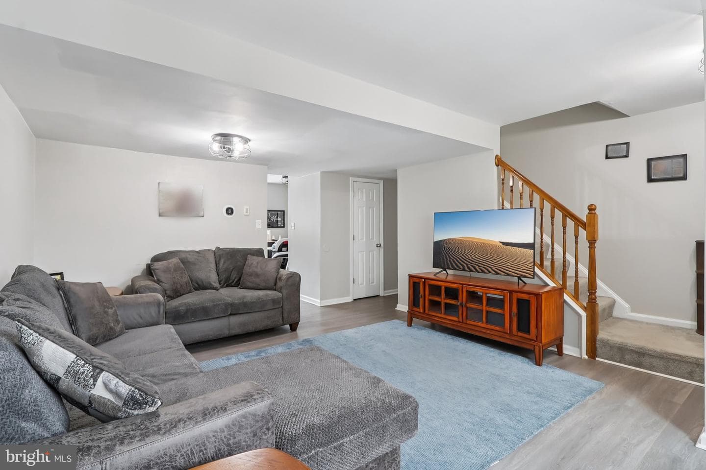 702 Giles Place photo 9