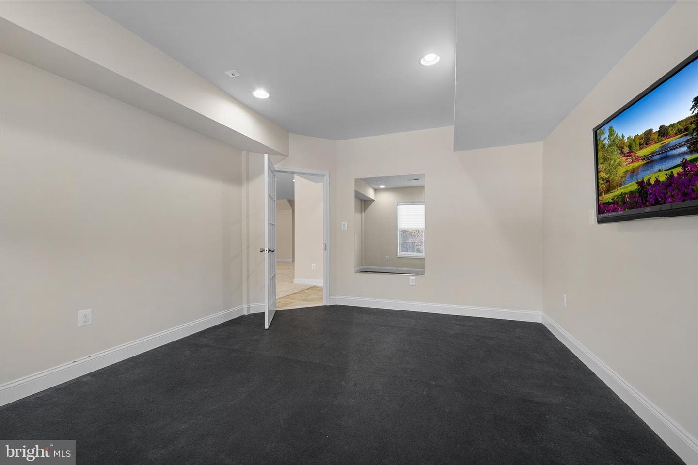 22990 Weybridge Square photo 44