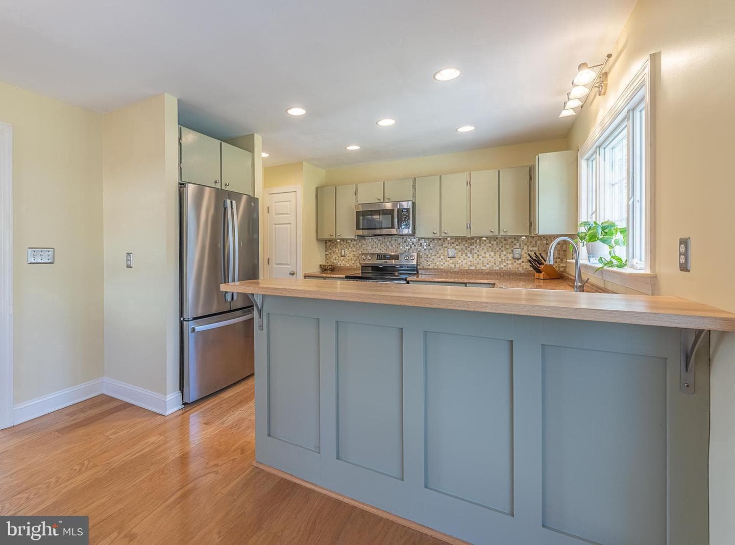 9 Honeybee Avenue photo 10