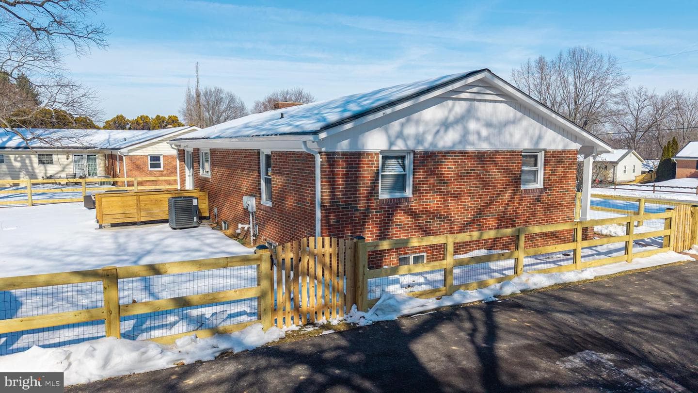 9 Honeybee Avenue photo 24