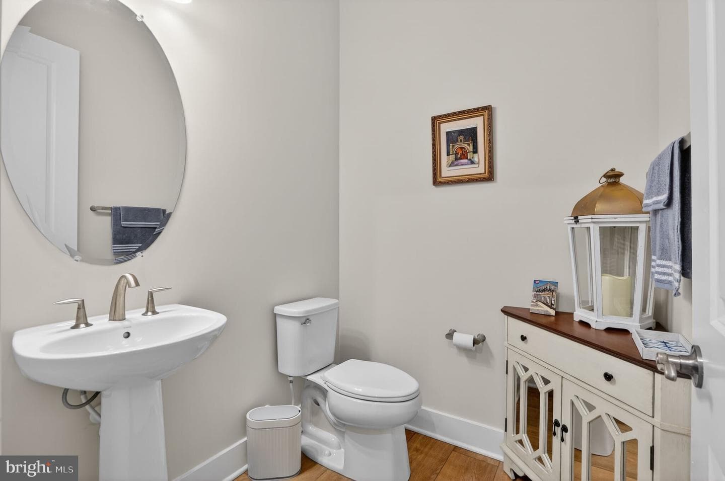 923 Warlander Drive SW photo 8