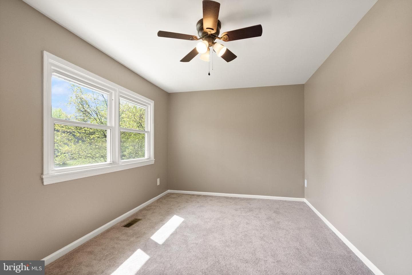 125 N Lincoln Avenue photo 32
