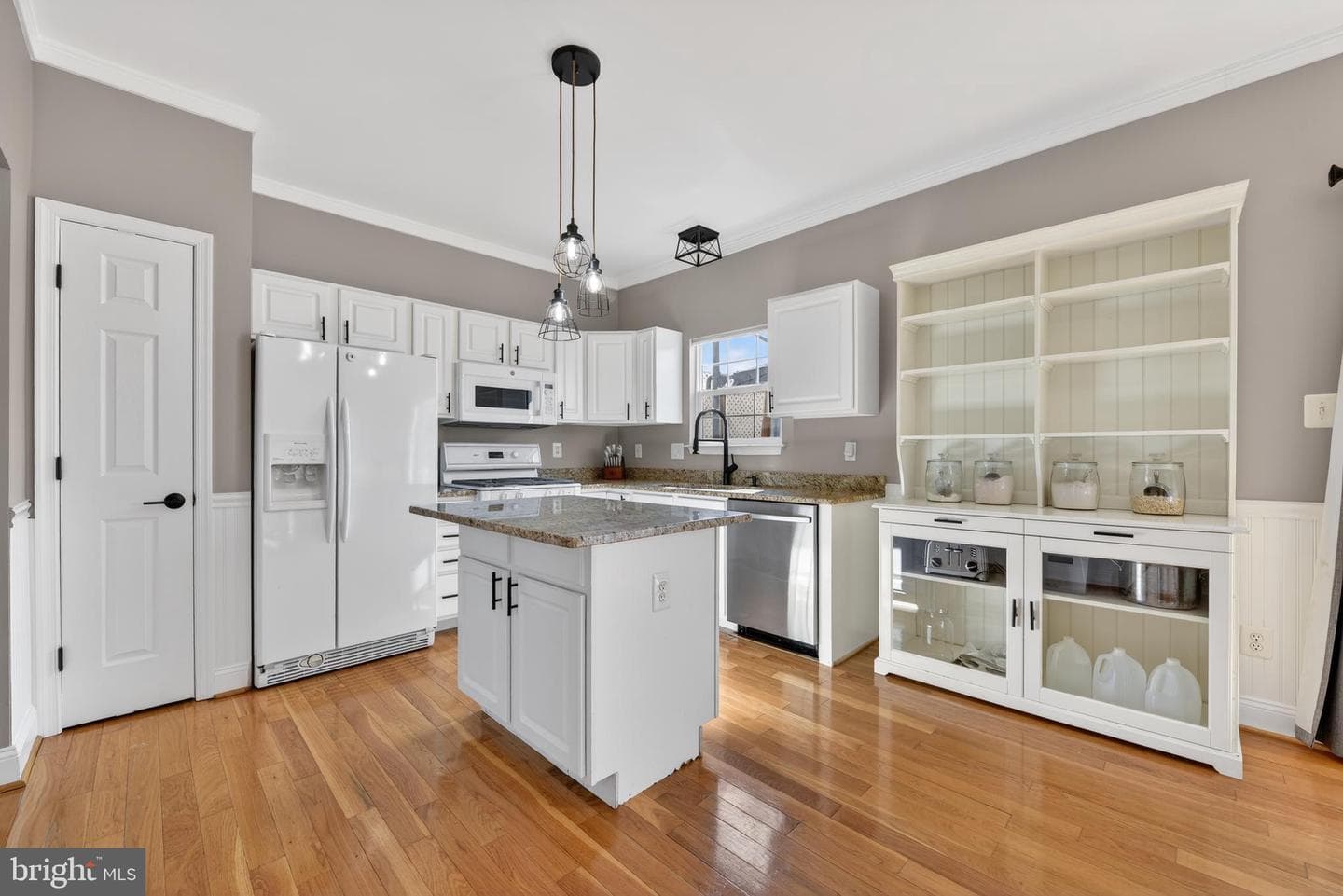 539 Tuliptree Square NE photo 3