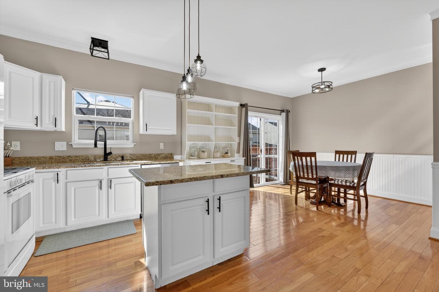 539 Tuliptree Square NE photo 5