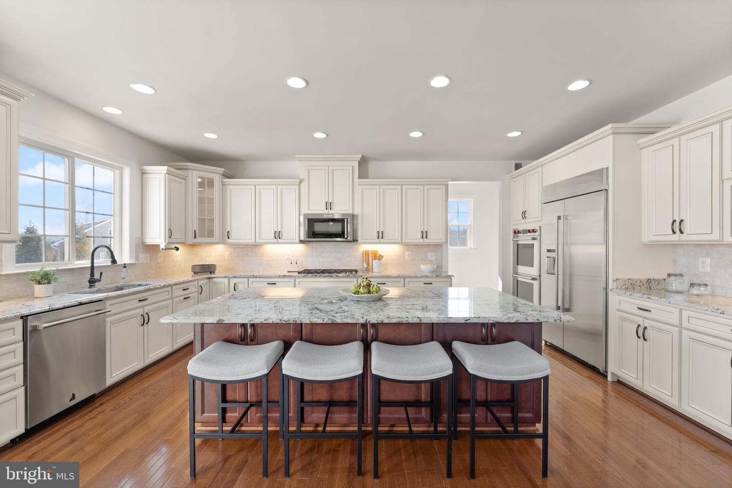 23180 River Highlands Court photo 2