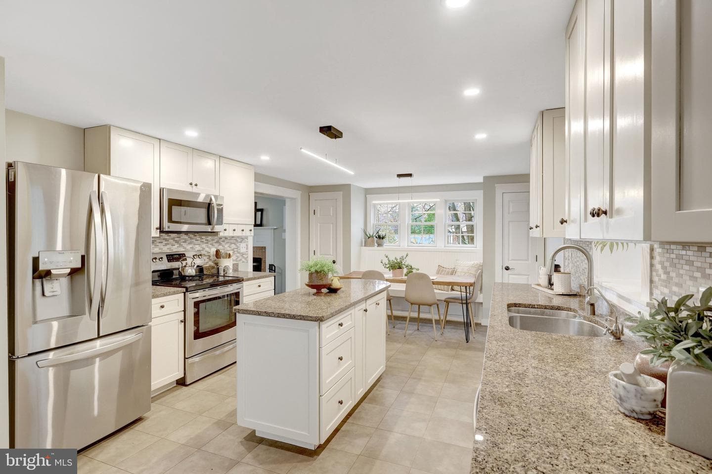 406 Blue Ridge Avenue NE photo 16