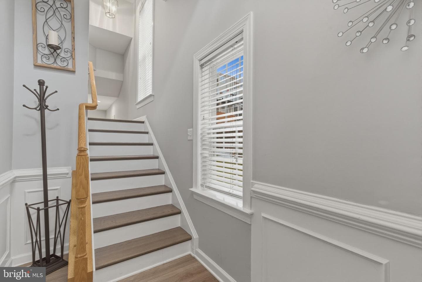 1511 Artillery Terrace NE photo 2