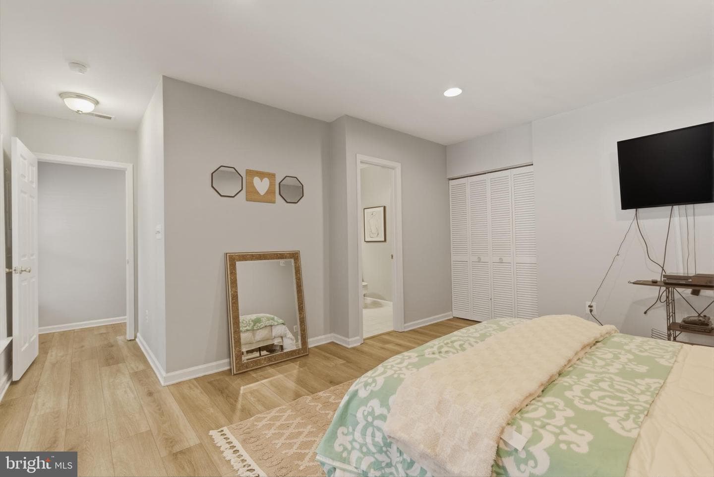 1511 Artillery Terrace NE photo 35