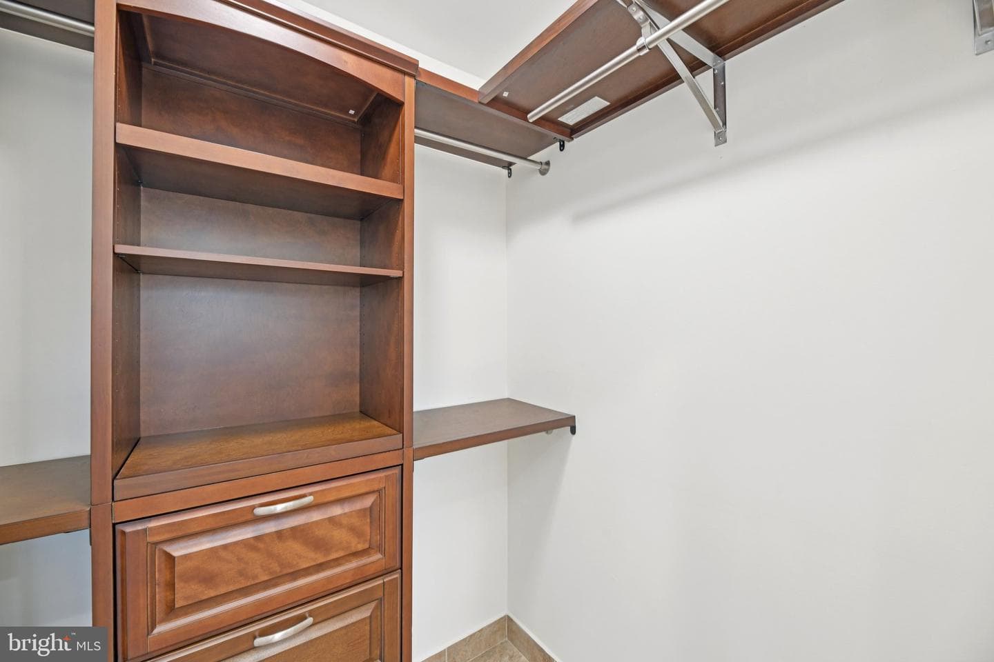 111 Connemara Drive photo 32