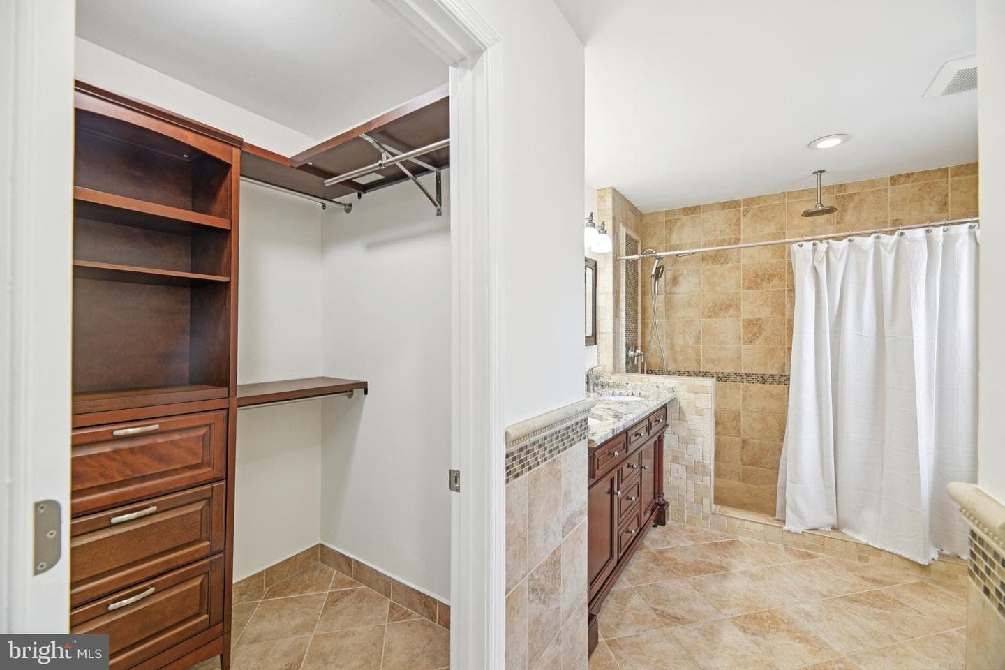 111 Connemara Drive photo 36