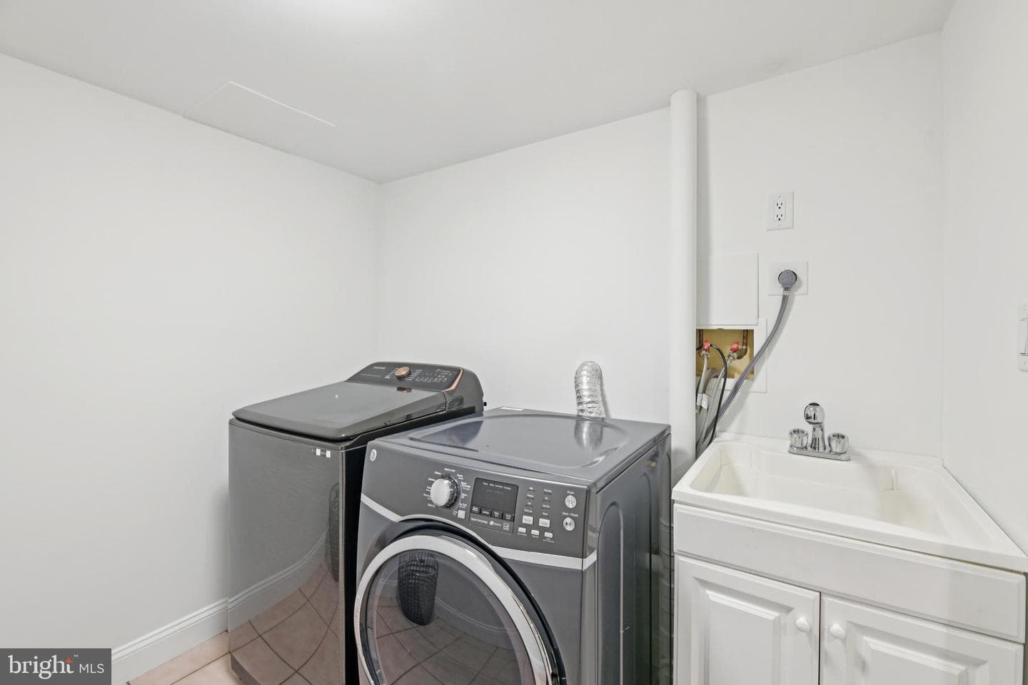 111 Connemara Drive photo 56