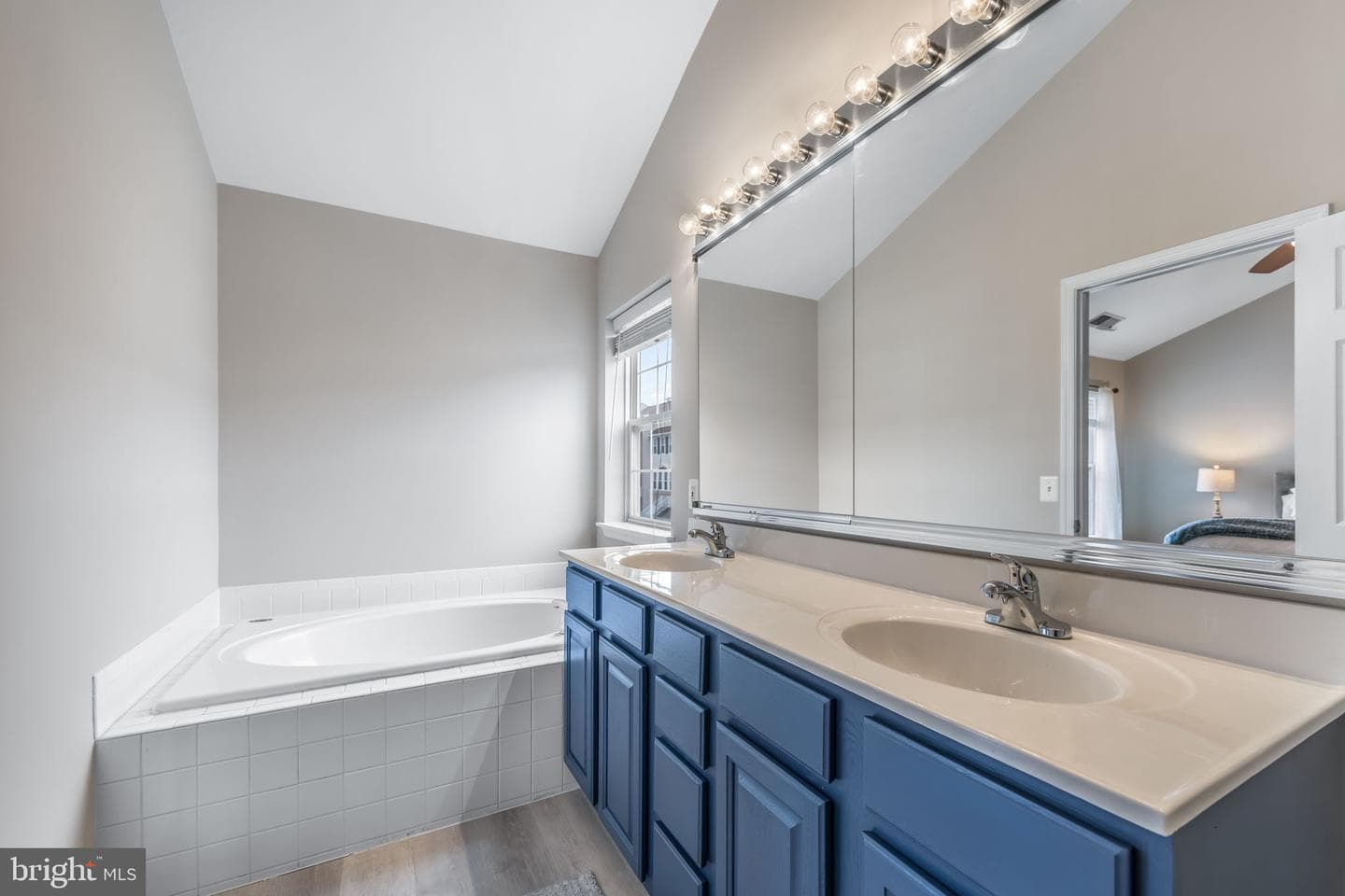20627 Glenmere Square photo 6