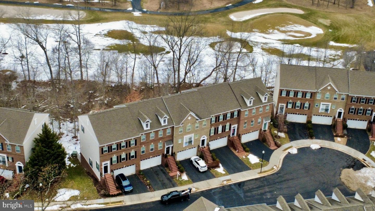 20209 Center Brook Square photo 33