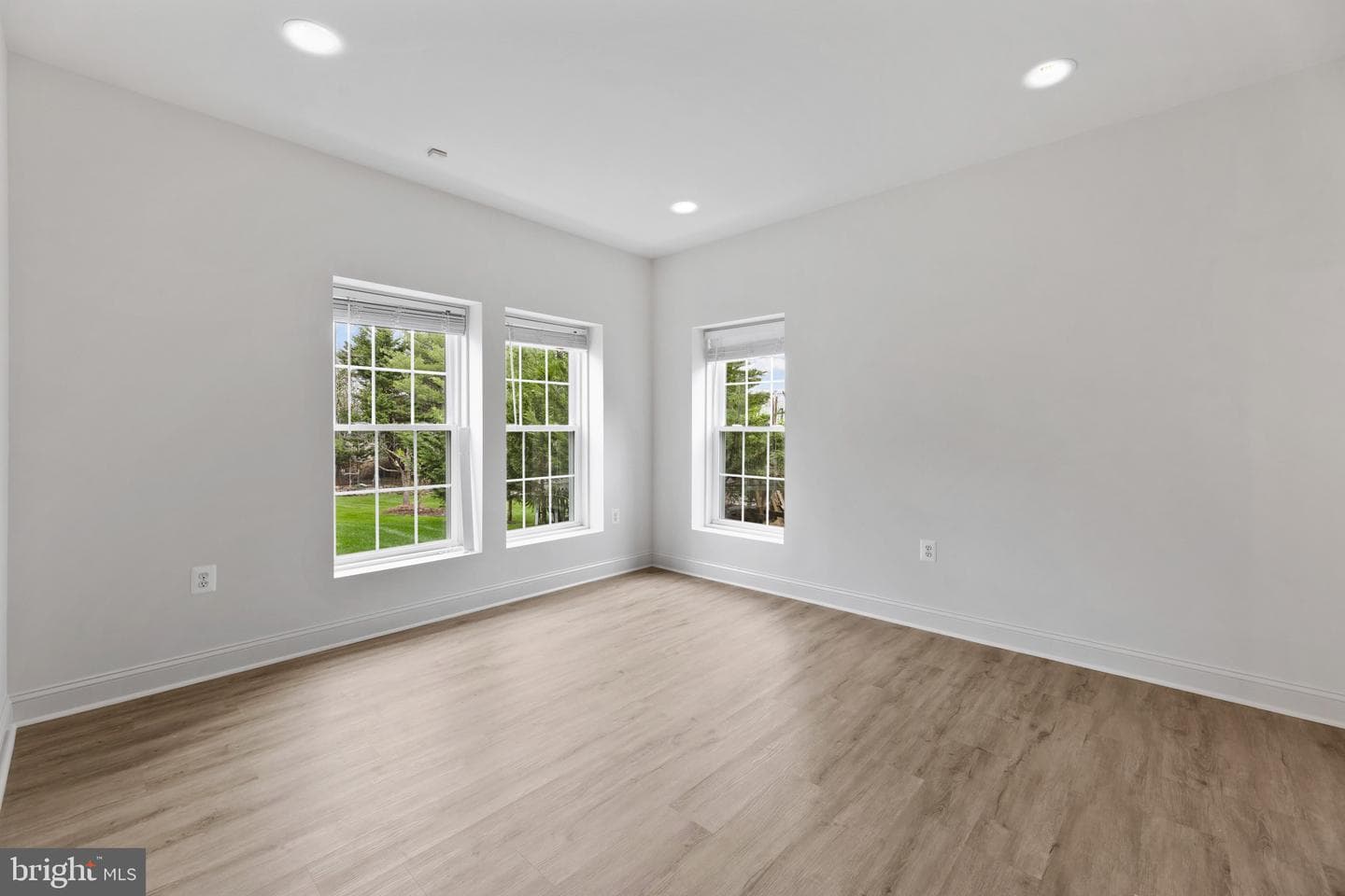 42602 Suny Bay Court photo 22