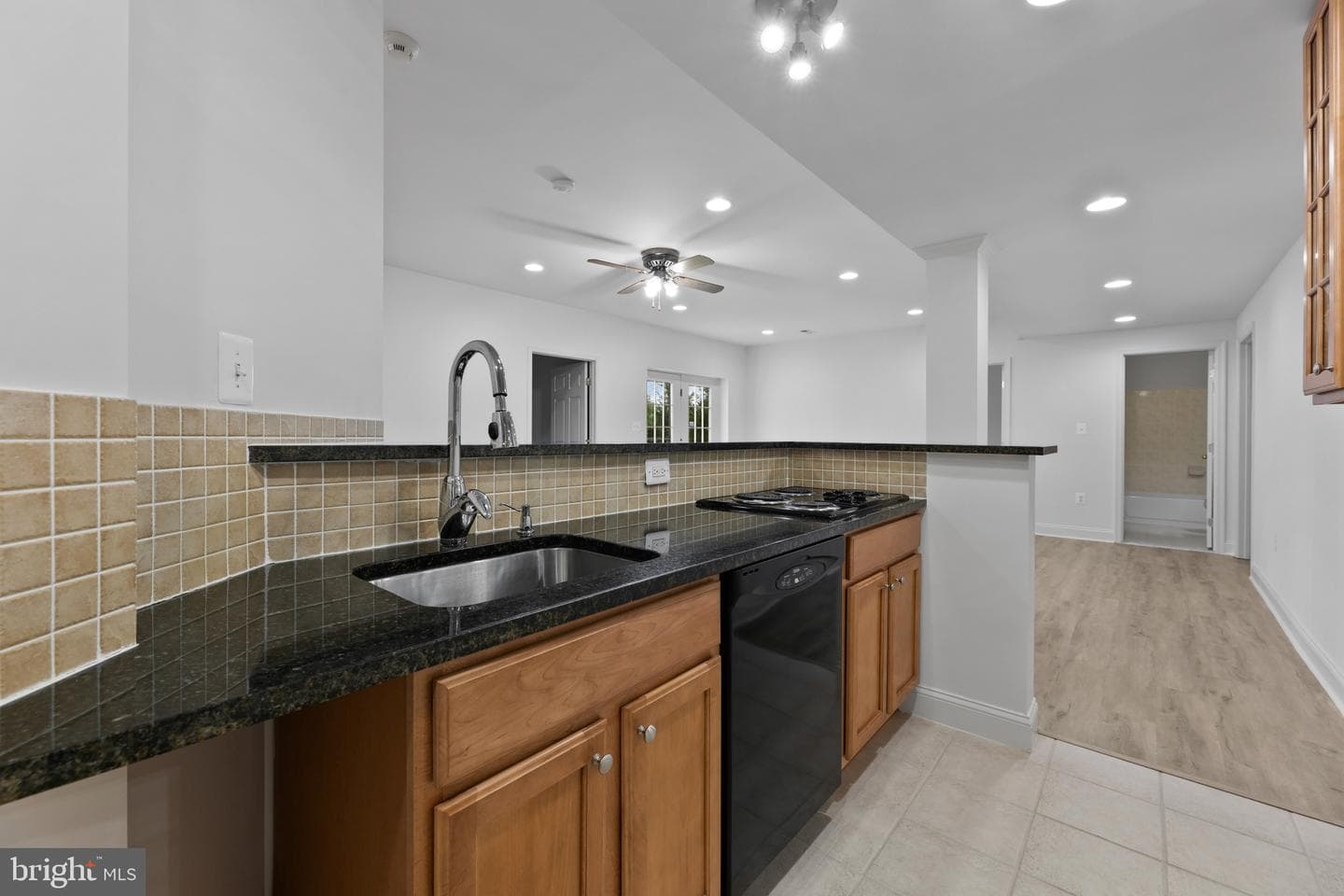 42602 Suny Bay Court photo 45