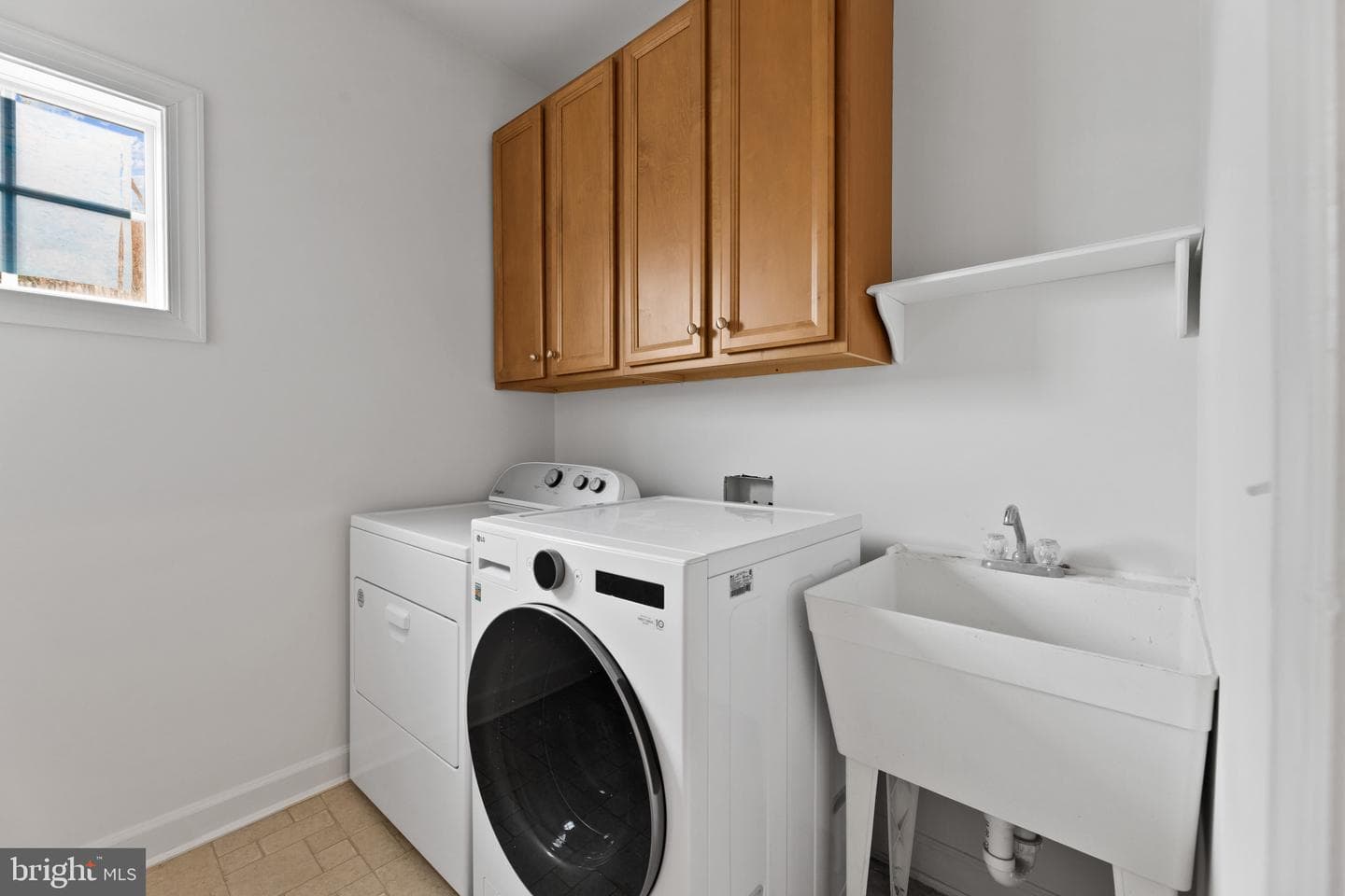 42602 Suny Bay Court photo 48