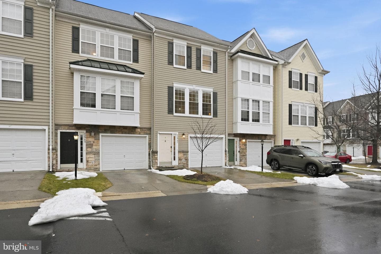 22987 Fontwell Square photo 1