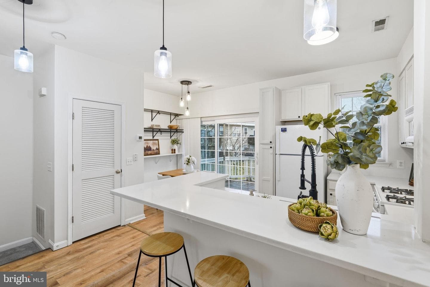 22987 Fontwell Square photo 10