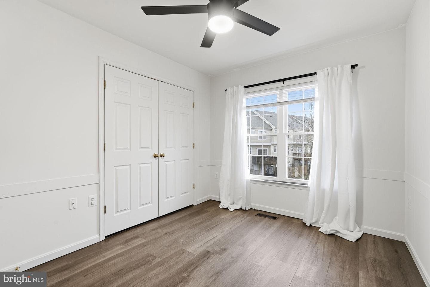22987 Fontwell Square photo 18