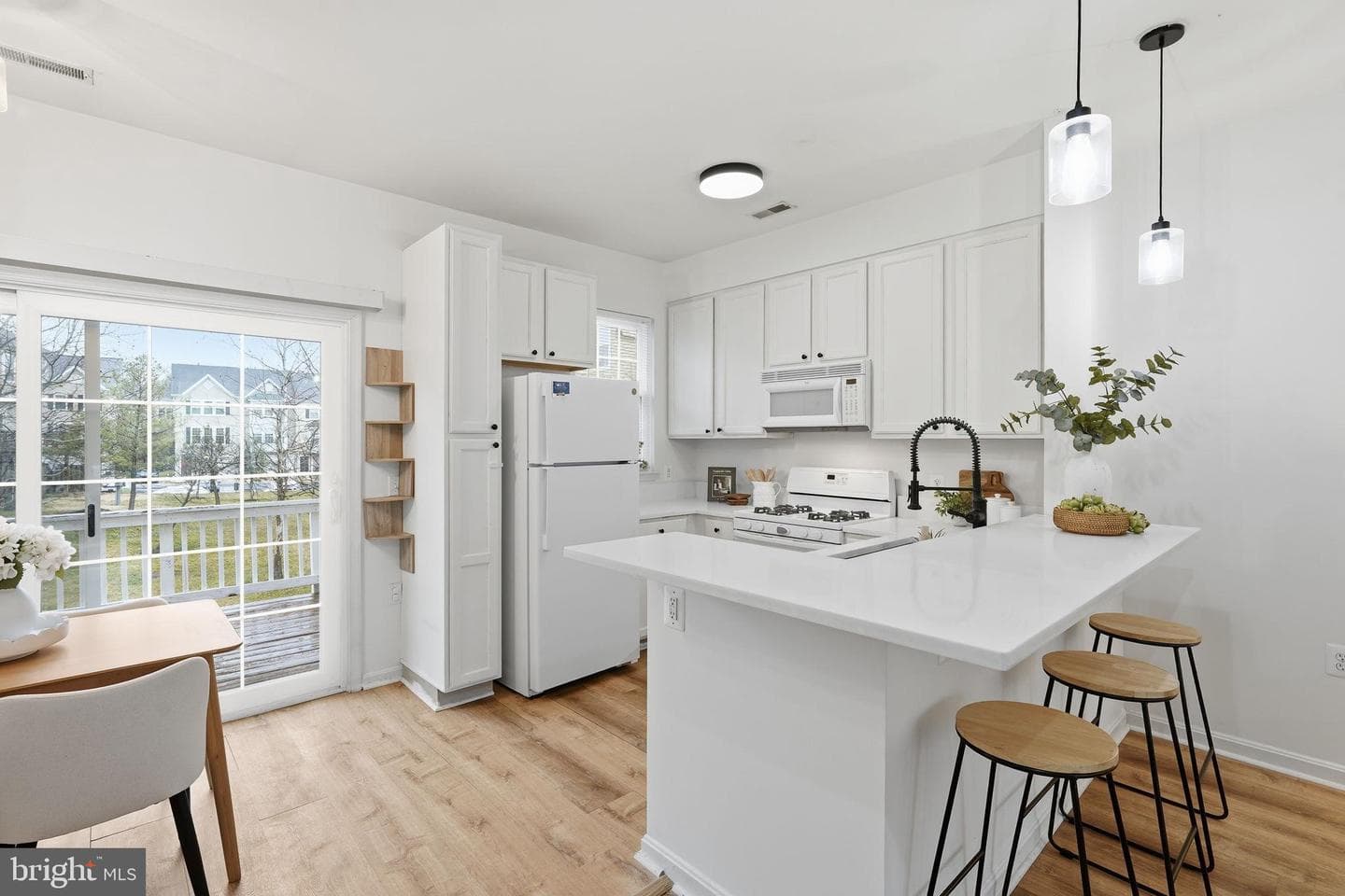 22987 Fontwell Square photo 7