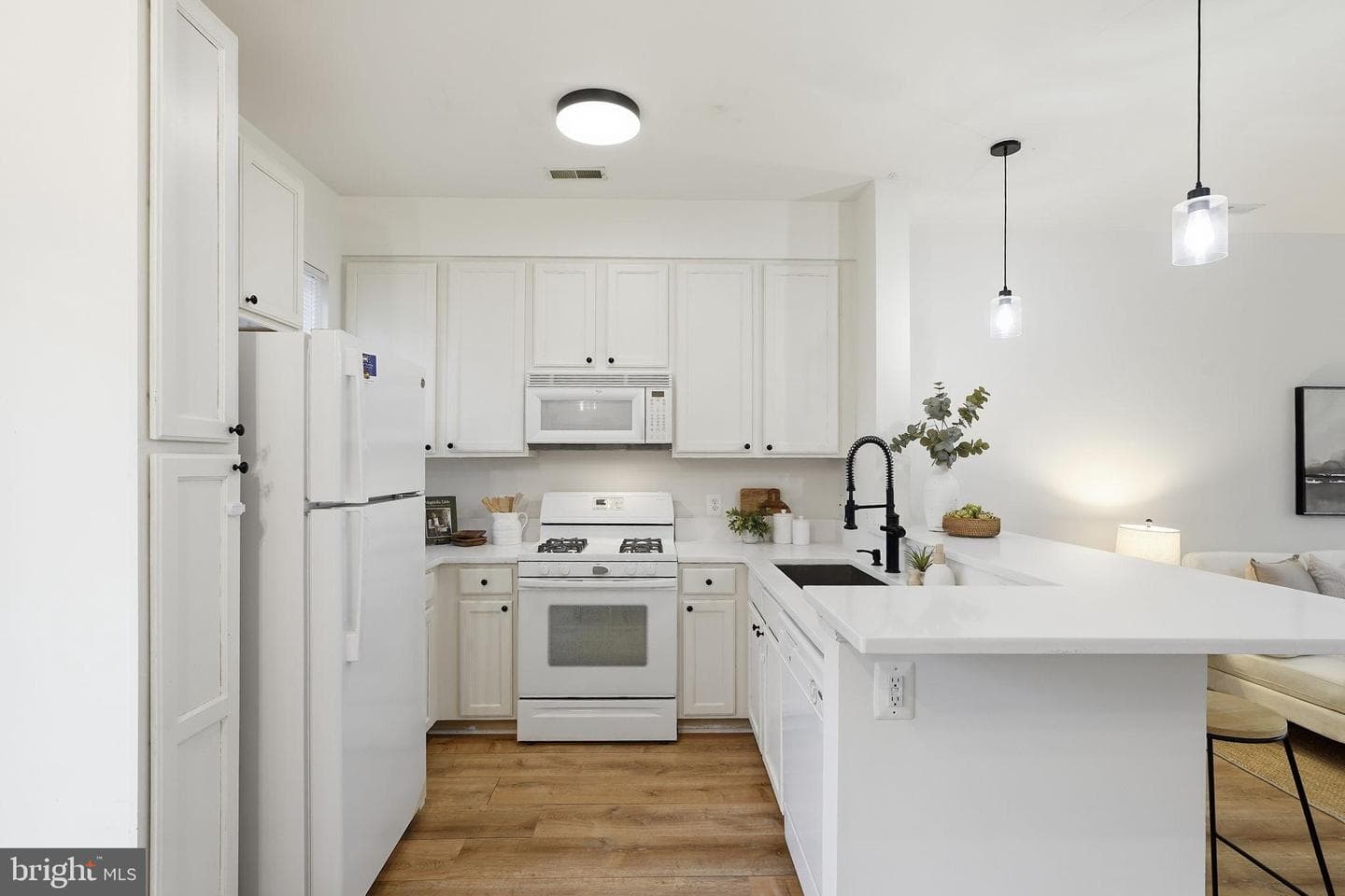 22987 Fontwell Square photo 8