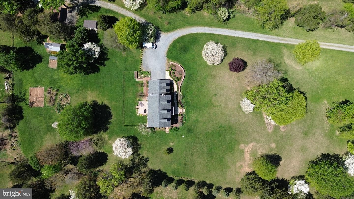 11929 Folly Lane photo 4