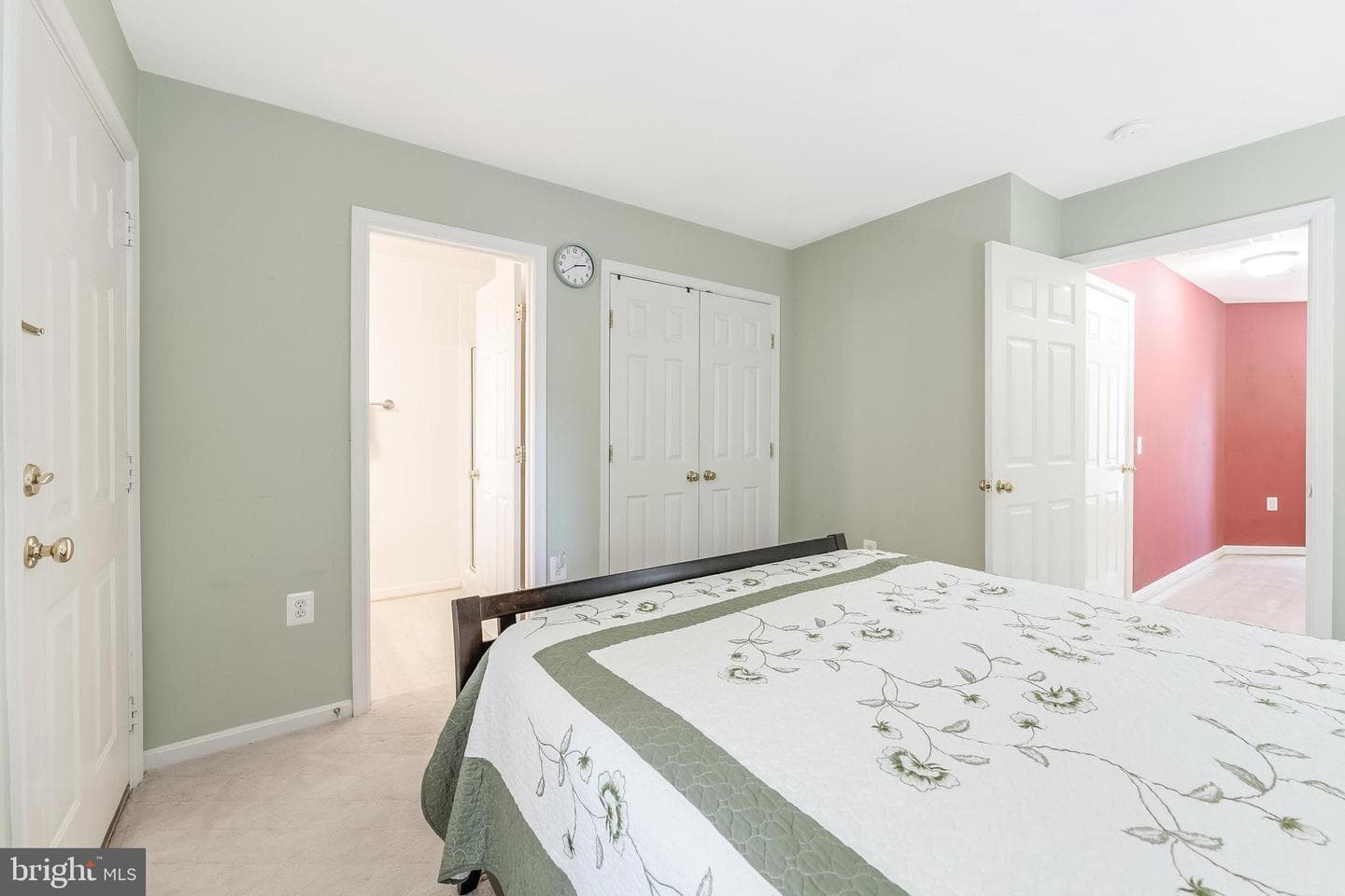 23097 Fontwell Square photo 31