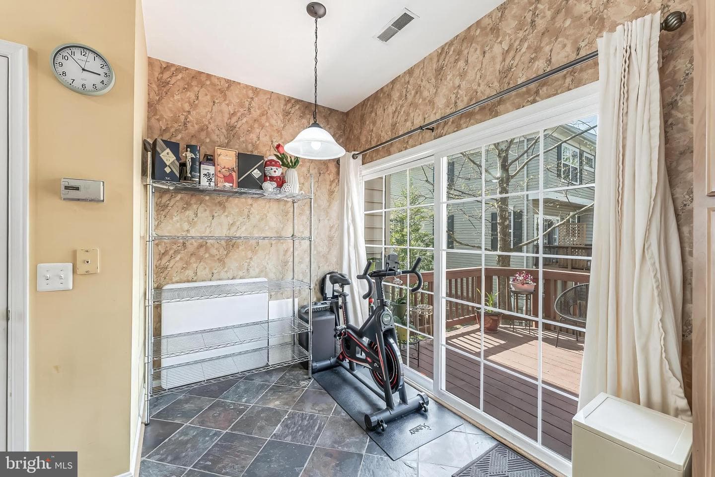 23097 Fontwell Square photo 4