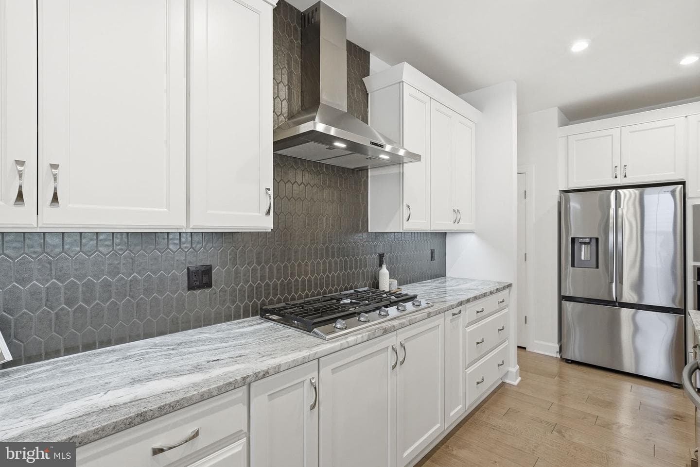 43065 Greeley Square photo 17