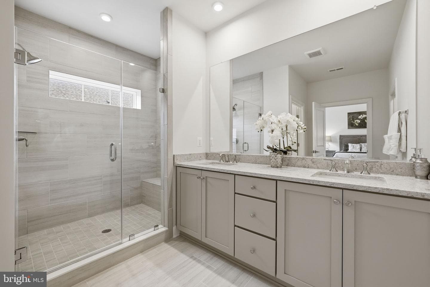 43065 Greeley Square photo 21