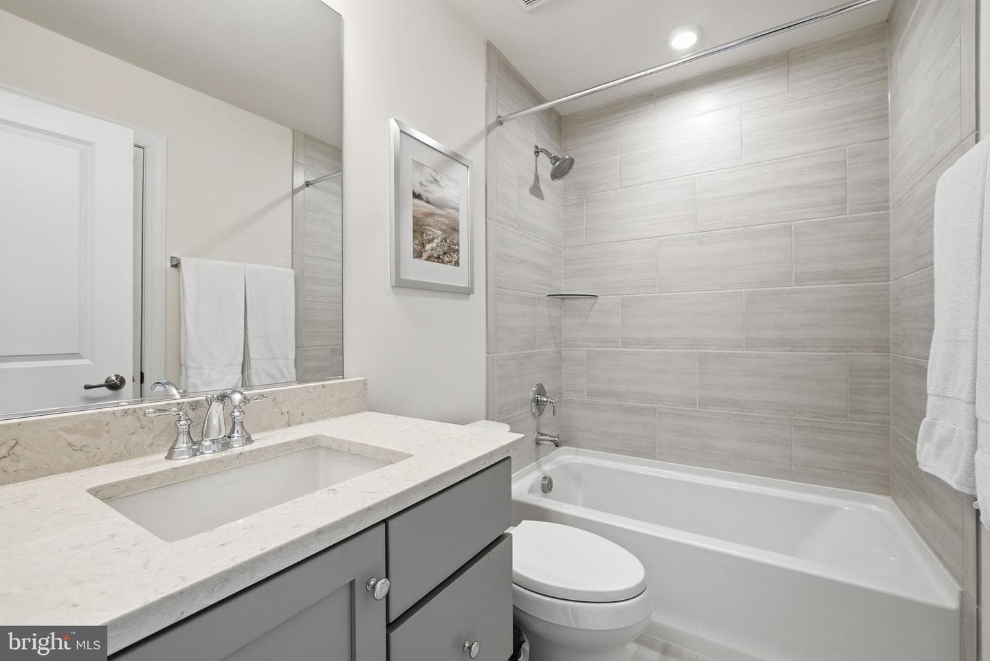 43065 Greeley Square photo 23