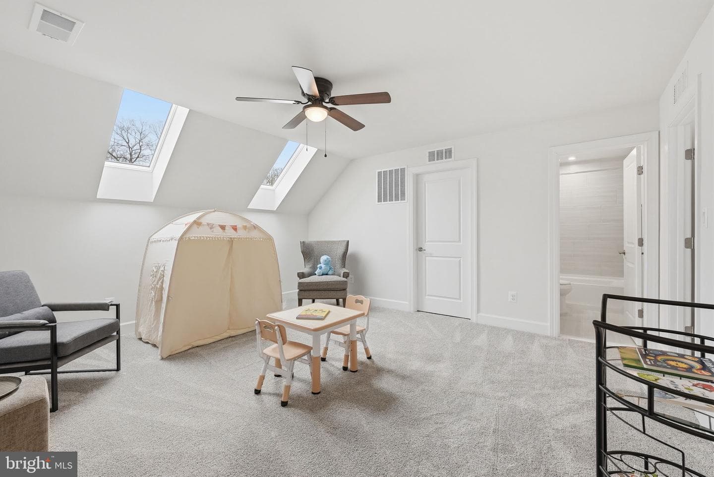 43065 Greeley Square photo 5
