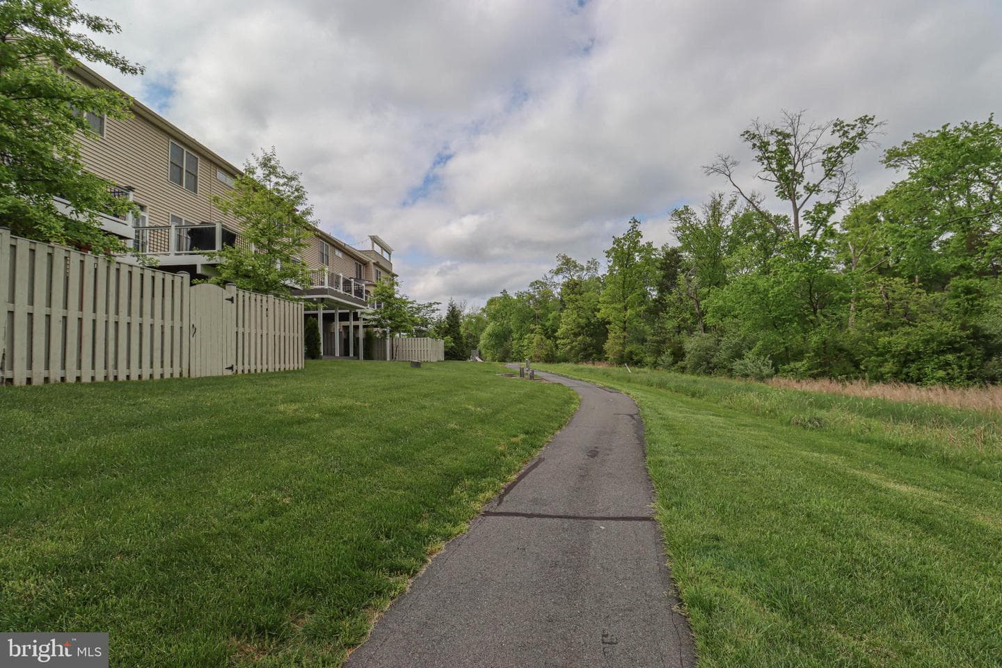 24972 Glasgow Heights Terrace photo 35