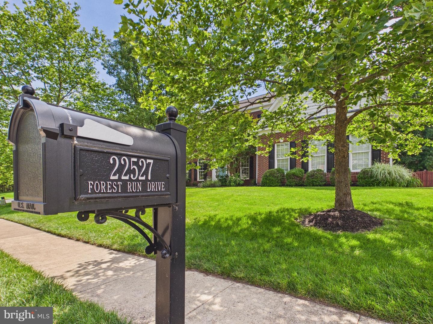 22527 Forest Run Drive photo 2