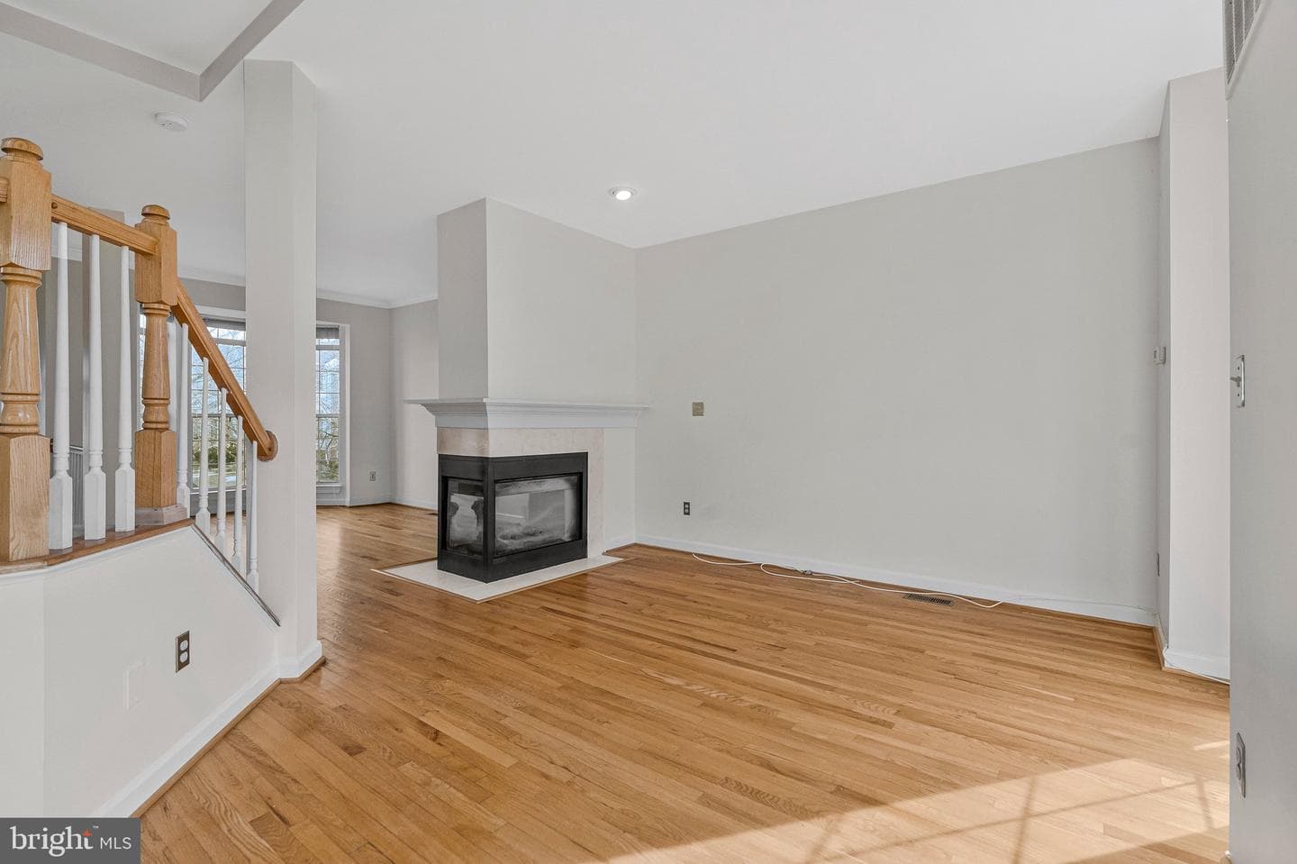 20572 Willoughby Square photo 14