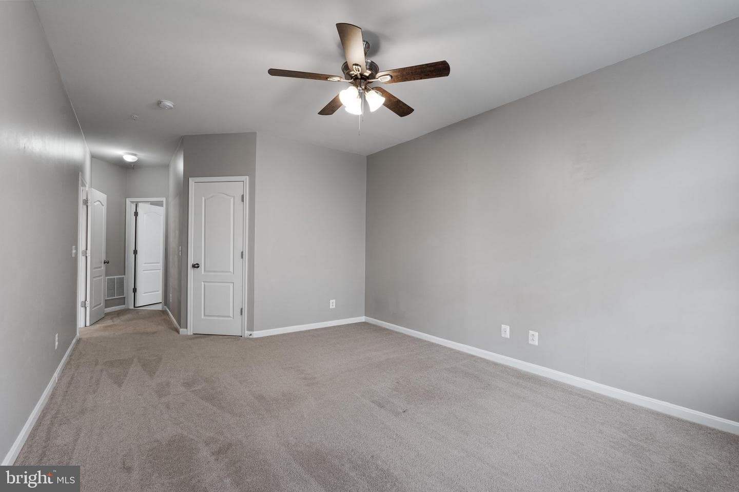 24546 Byrne Meadow Square photo 33