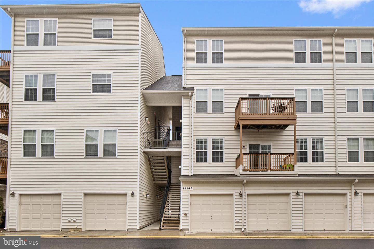 24546 Byrne Meadow Square photo 42