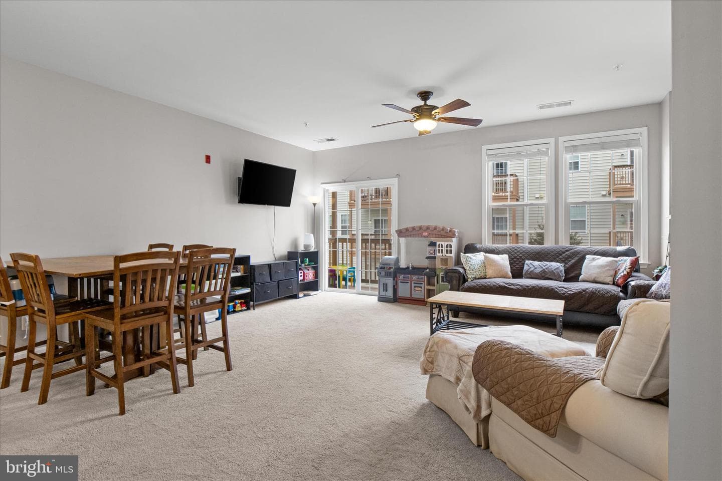 24546 Byrne Meadow Square photo 5