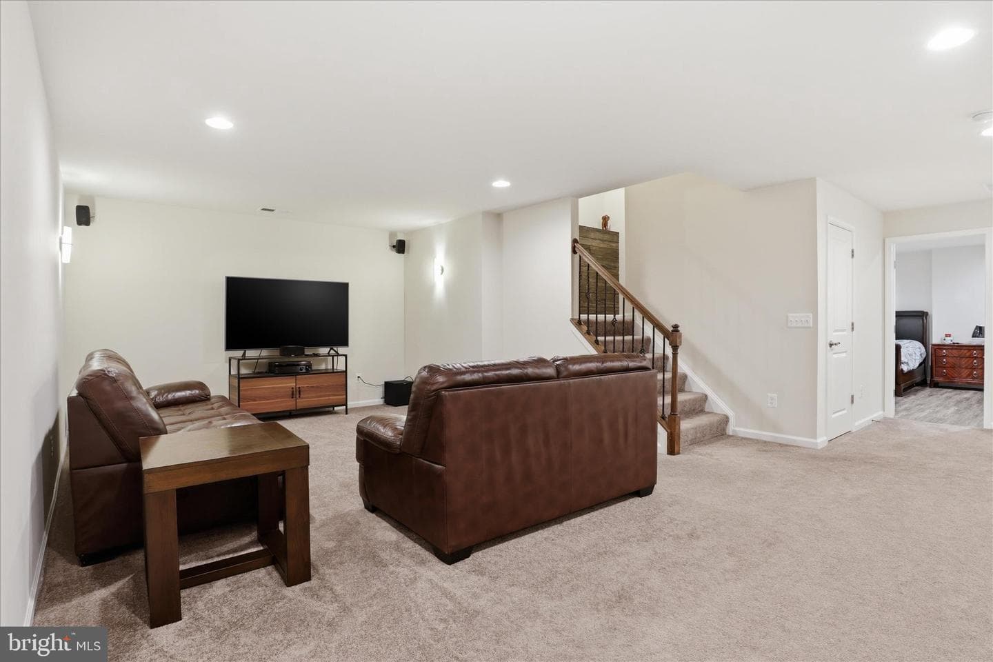 1018 Laconian Street SE photo 38