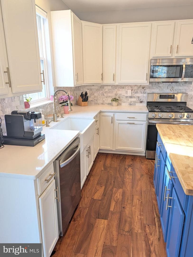405 Hanrahan Court SE photo 13