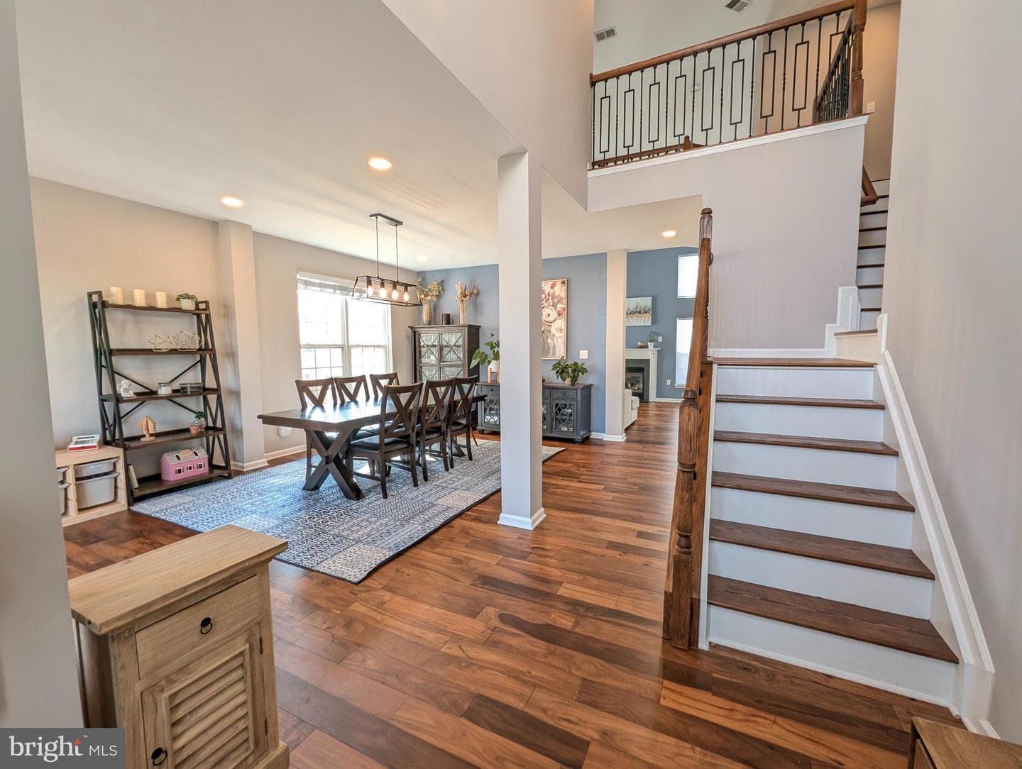 405 Hanrahan Court SE photo 3