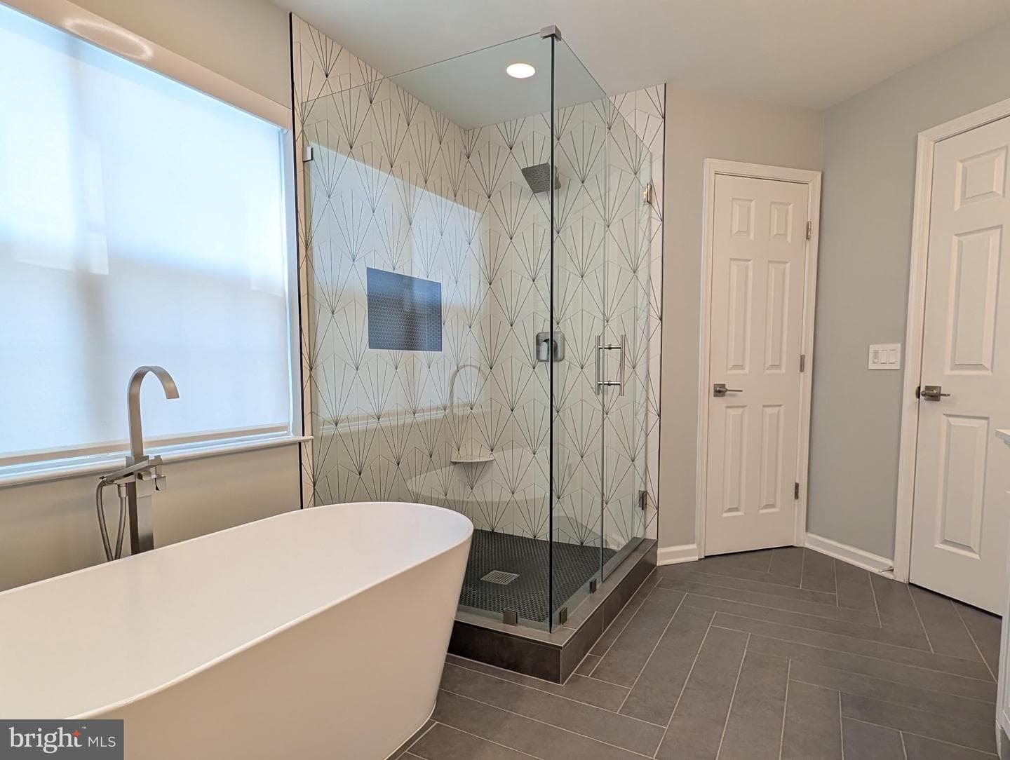 405 Hanrahan Court SE photo 30