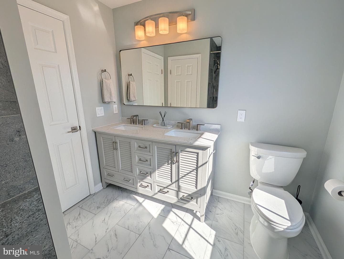 405 Hanrahan Court SE photo 40