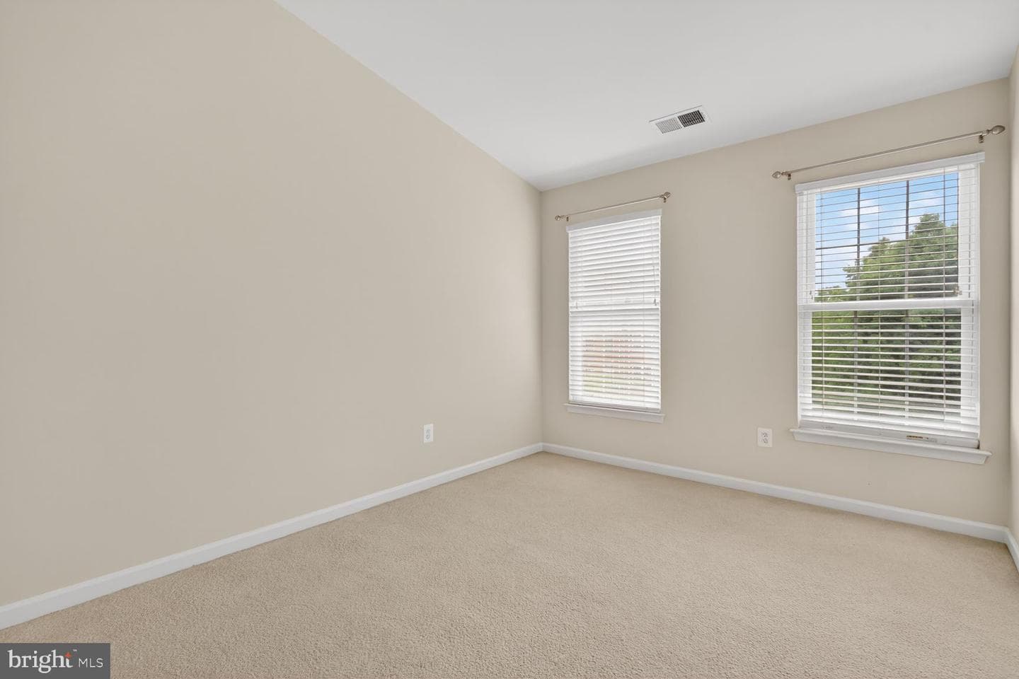 22524 Welborne Manor Square photo 20