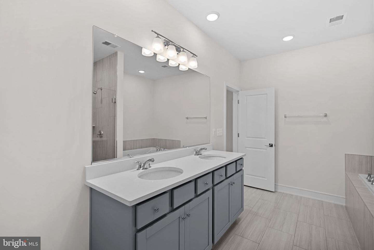43406 Farringdon Square photo 22