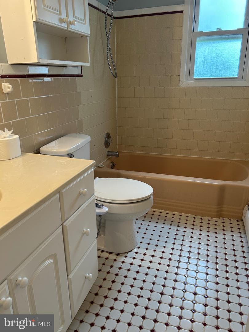 20209 Redrose Drive photo 8