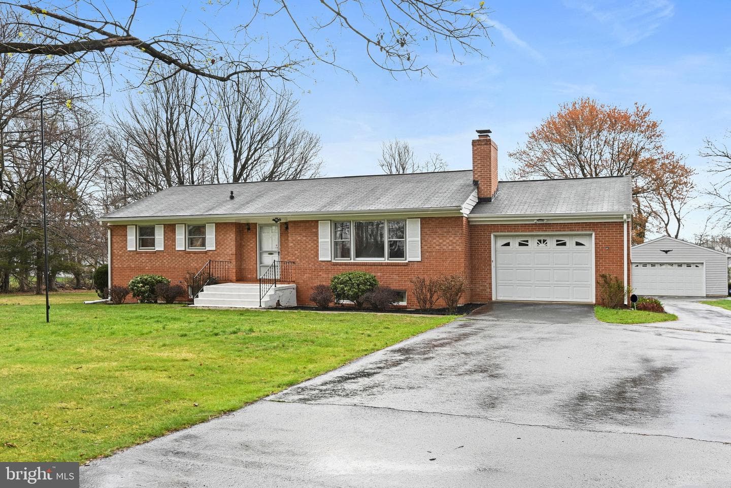 1396 S King Street, Leesburg
